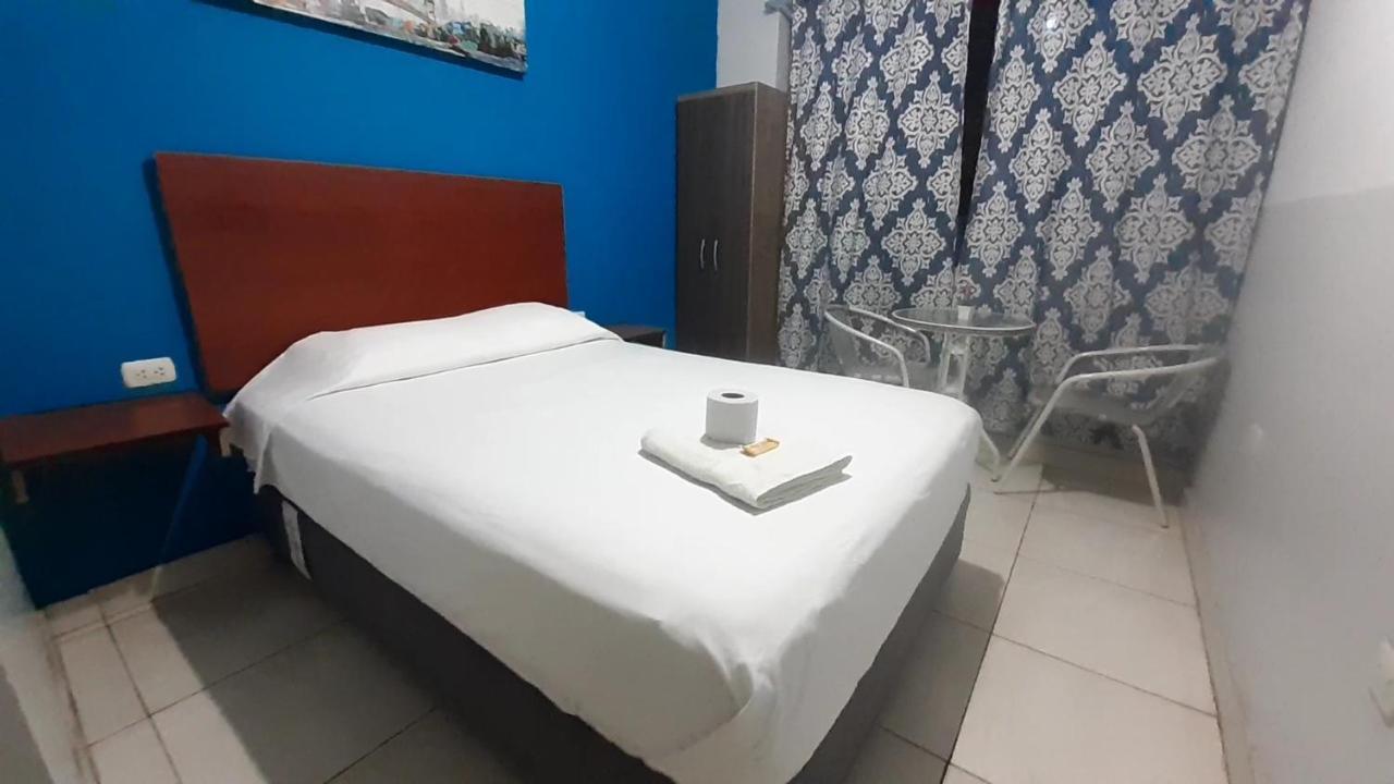 AYPA Hostal Trujillo Exterior foto